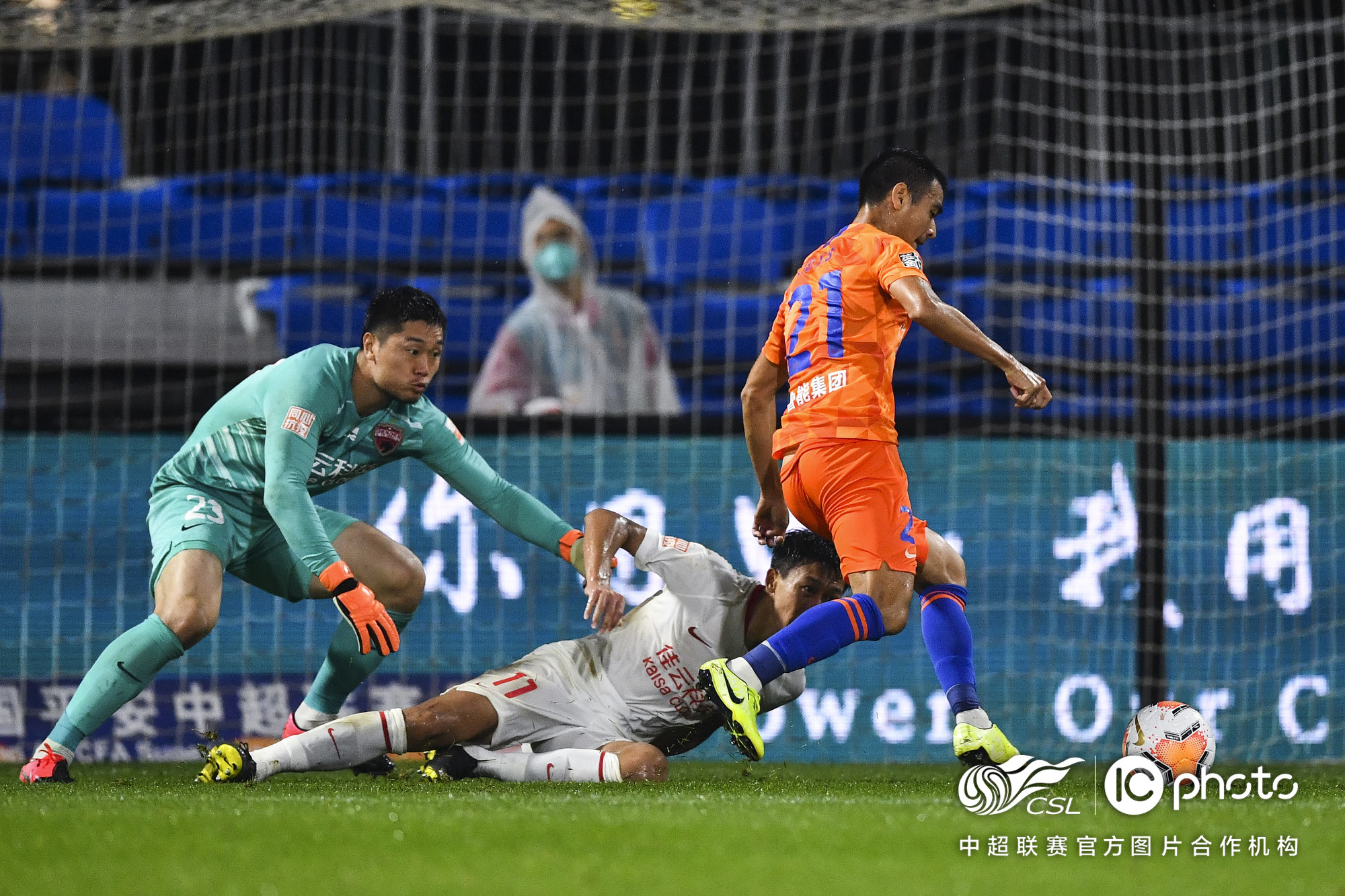 APP下载 LY Sports-关于关键封盖：李磊封阻上海队最后投篮，锁定胜局！的信息